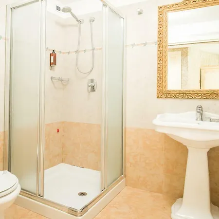 Dimora Marciana Couette-café 4*