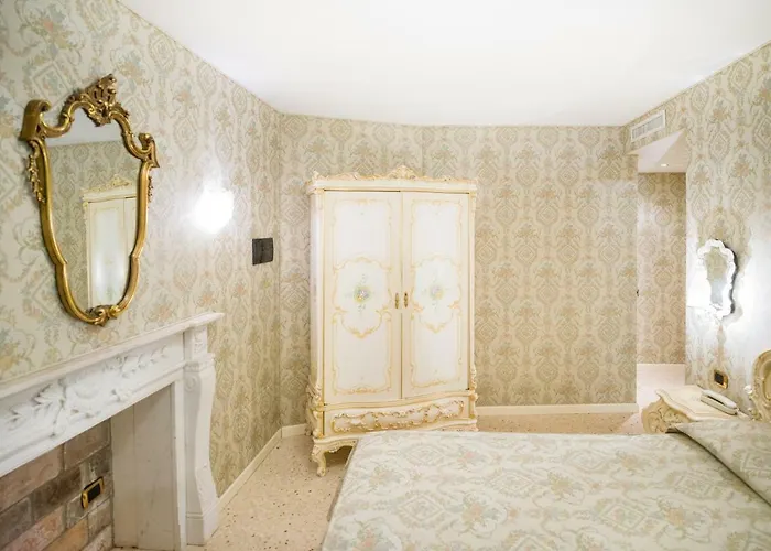 Dimora Marciana Couette-café 3*