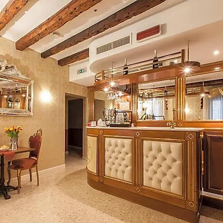 Dimora Marciana Bed & Breakfast 4*